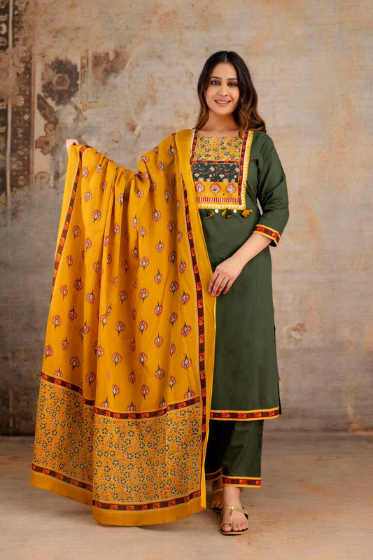 Jaipure Green Cotton Kurti Set with Mustard Printed Dupatta 127003