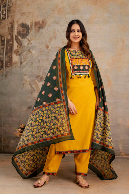 Jaipure Mustard Yellow Cotton Kurti Set with Green Printed Dupatta 127002